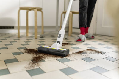 KARCHER KVA 2 DIKEY SARJLI SUPURGE - 2